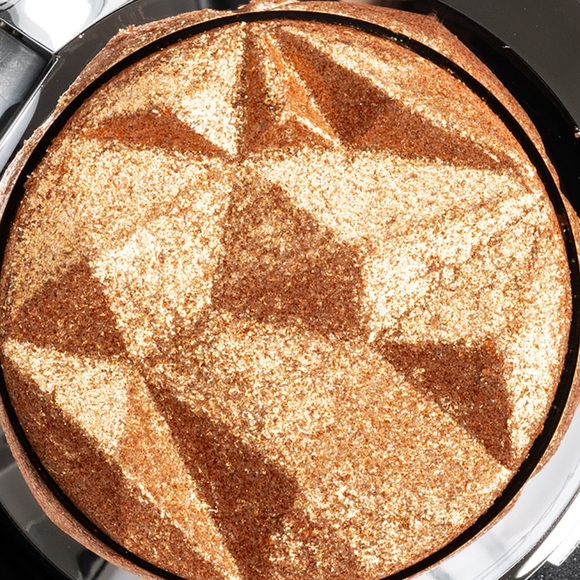 MAC Cosmetics limited edition eyeshadow “Gold Crush” - Picture 3 of 4